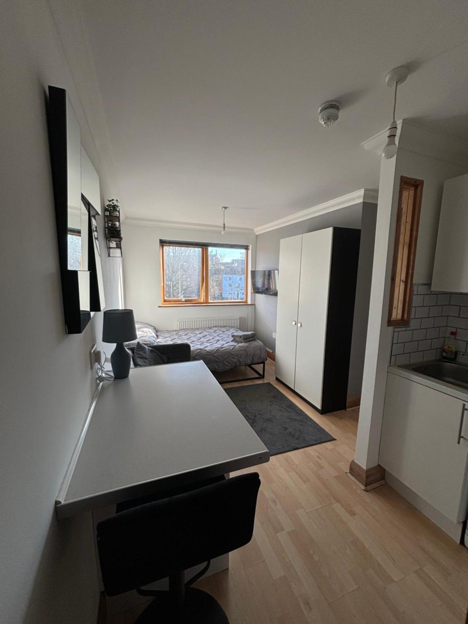 Stylish & Compact City Center Studio Apartment 7A Норвіч Екстер'єр фото